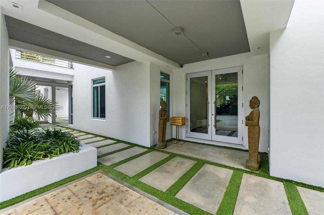 For Sale: $3,000,000 (4 beds, 5 baths, 4412 Square Feet)