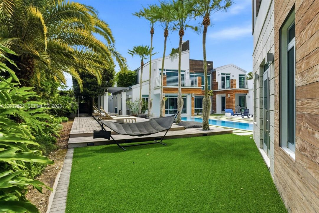 For Sale: $3,000,000 (4 beds, 5 baths, 4412 Square Feet)