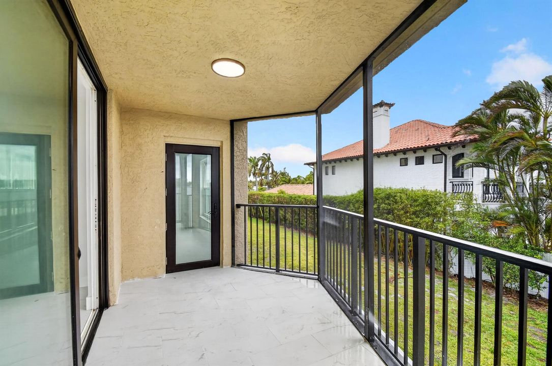 Wrap-around Balcony 4