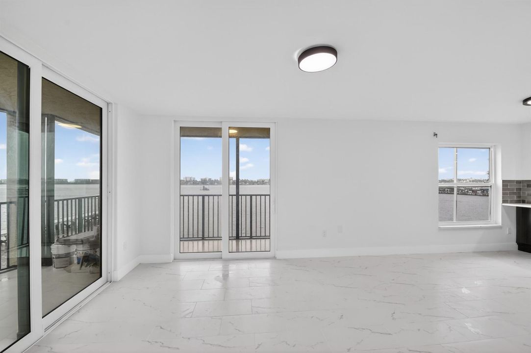 Dinning / Living room / Kitchen 3
