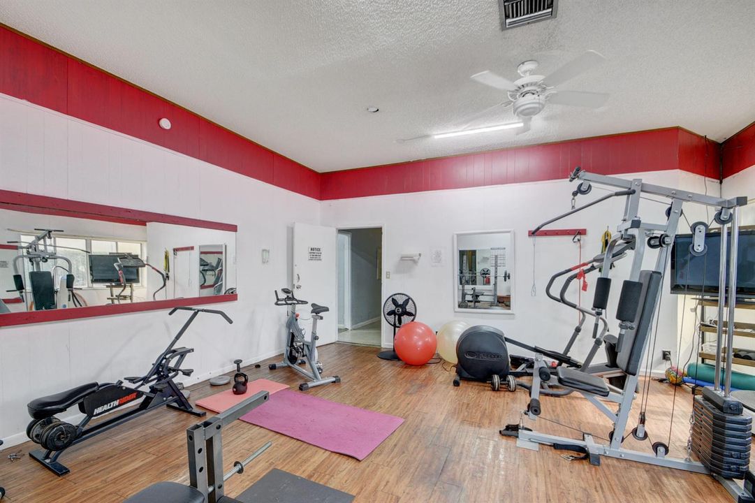 Club House Gym 2