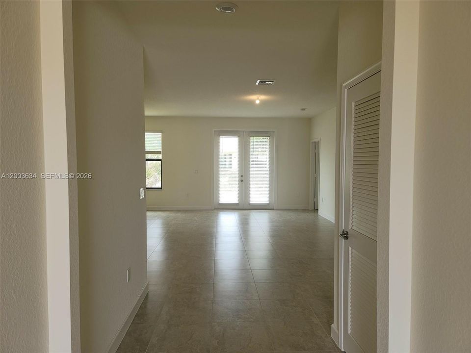 For Rent: $2,600 (3 beds, 3 baths, 1815 Square Feet)