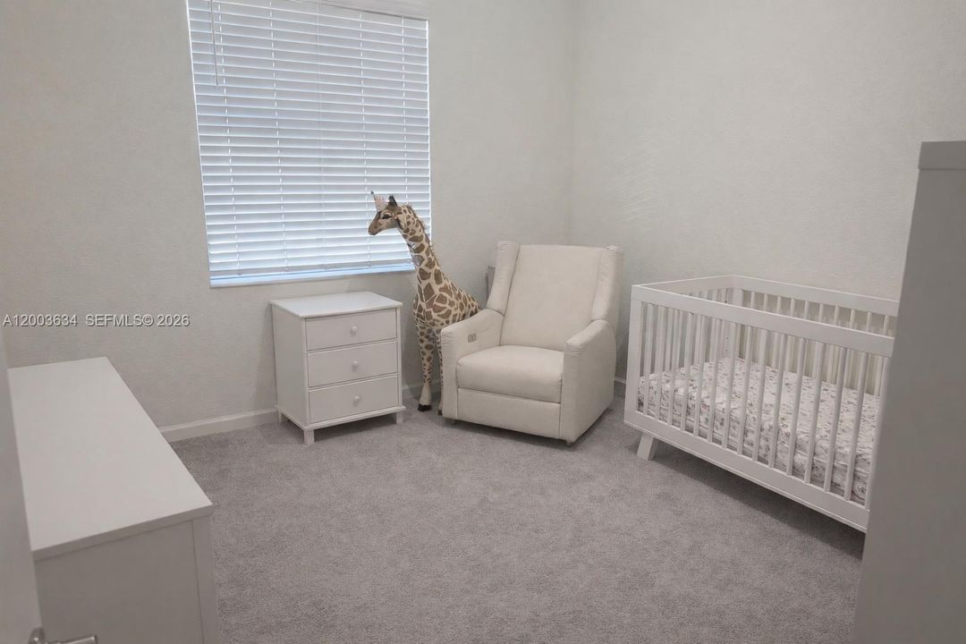 For Rent: $2,600 (3 beds, 3 baths, 1815 Square Feet)