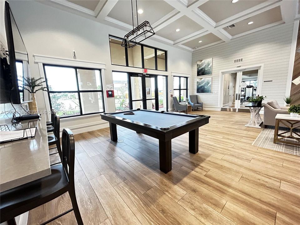 For Rent: $2,600 (3 beds, 3 baths, 1815 Square Feet)