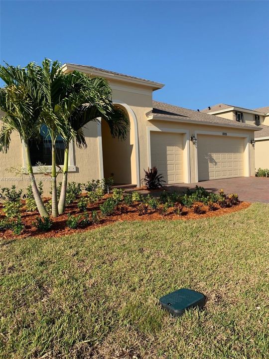For Rent: $2,600 (3 beds, 3 baths, 1815 Square Feet)