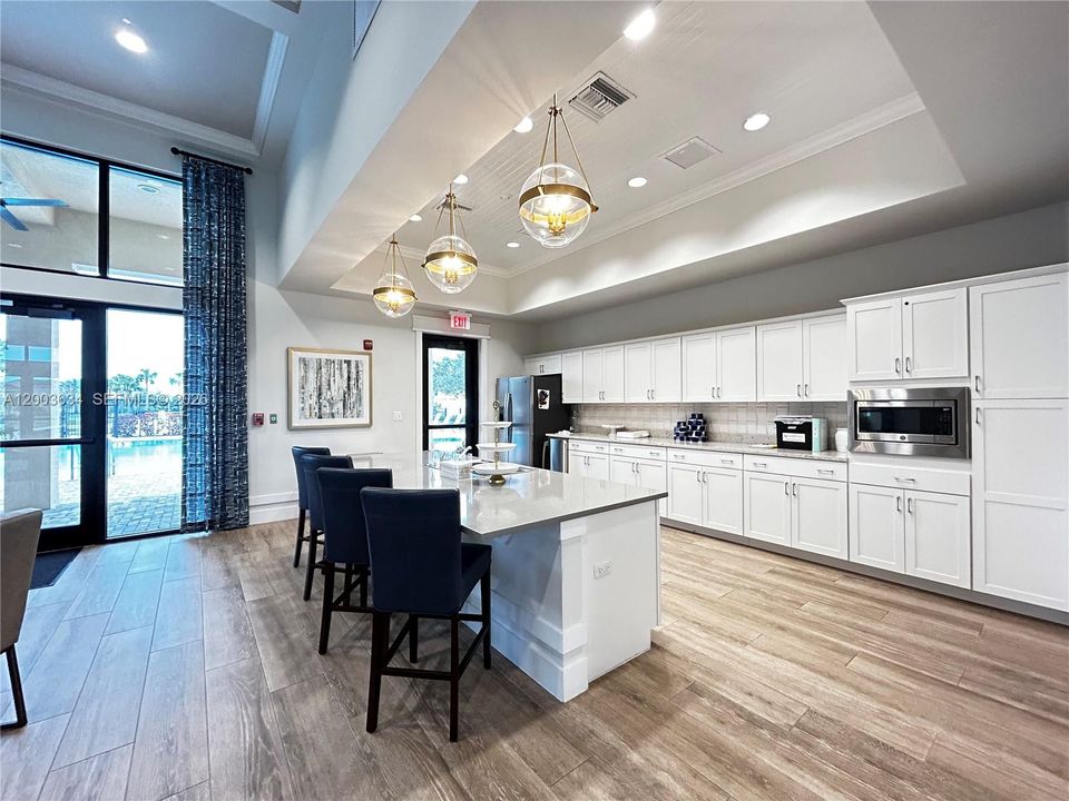 For Rent: $2,600 (3 beds, 3 baths, 1815 Square Feet)