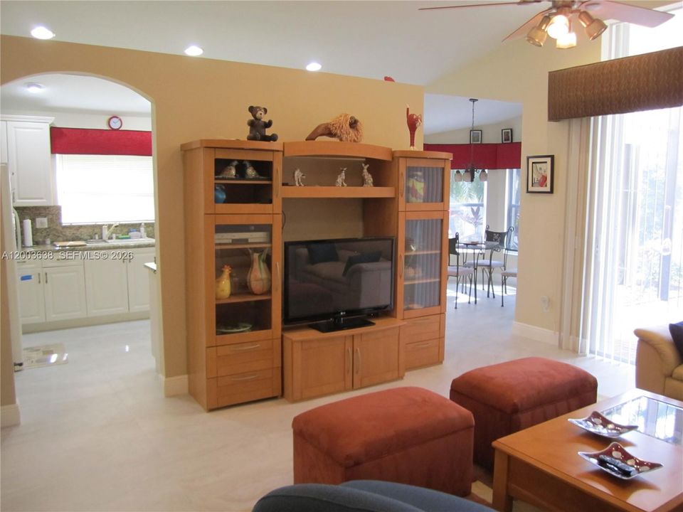 En Renta: $4,500 (3 camas, 2 baños, 1856 Pies cuadrados)