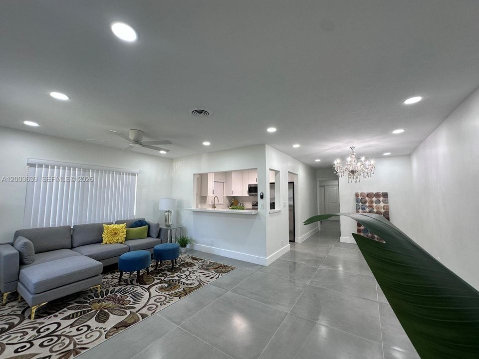 Activo con contrato: $349,900 (3 camas, 2 baños, 1240 Pies cuadrados)