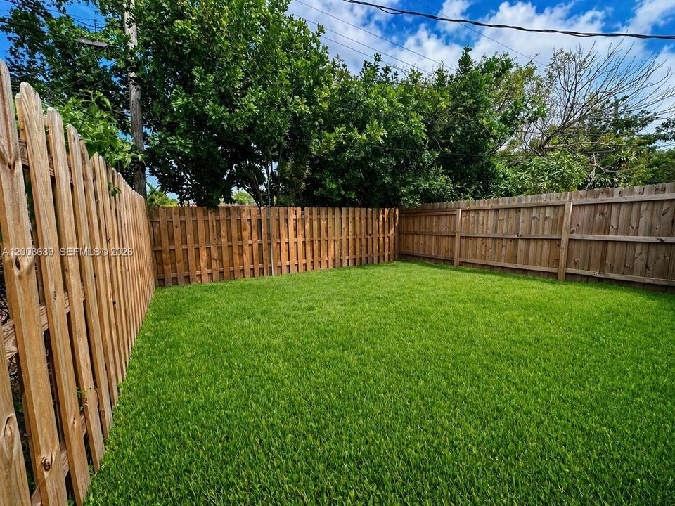 Activo con contrato: $349,900 (3 camas, 2 baños, 1240 Pies cuadrados)