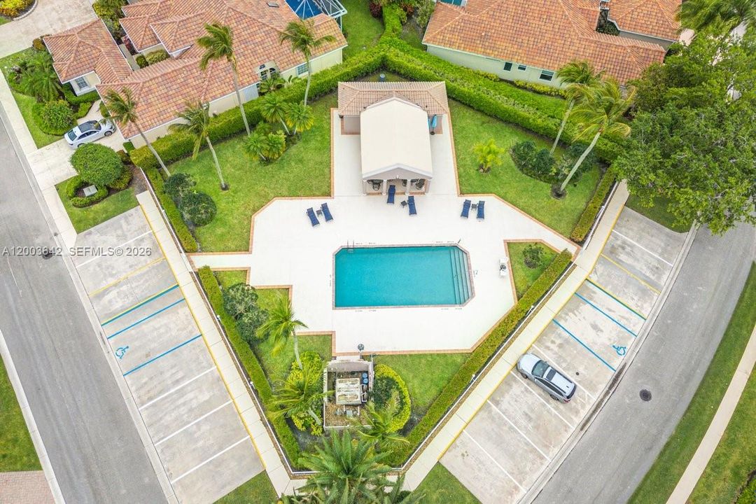 Active With Contract: $1,025,000 (4 beds, 4 baths, 2382 Square Feet)