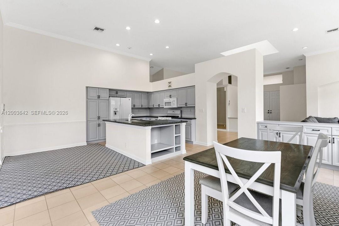 Active With Contract: $1,025,000 (4 beds, 4 baths, 2382 Square Feet)