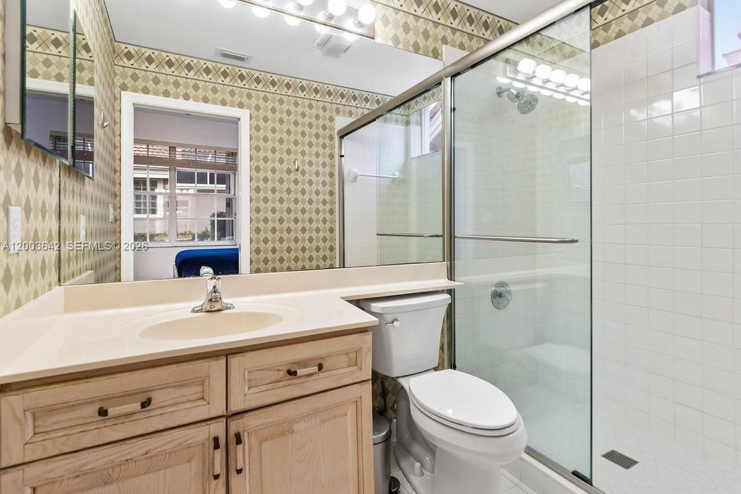 Active With Contract: $1,025,000 (4 beds, 4 baths, 2382 Square Feet)