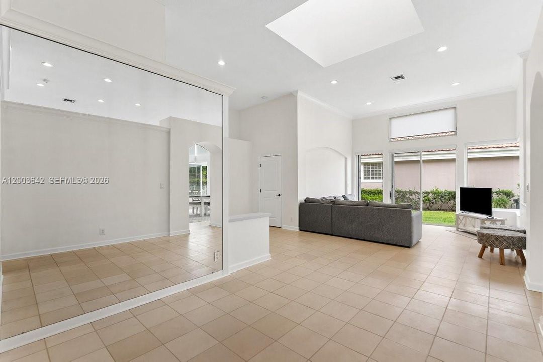 Active With Contract: $1,025,000 (4 beds, 4 baths, 2382 Square Feet)