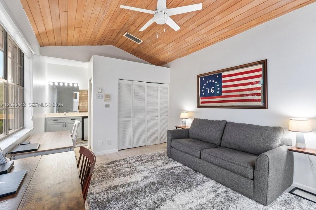 Active With Contract: $1,025,000 (4 beds, 4 baths, 2382 Square Feet)