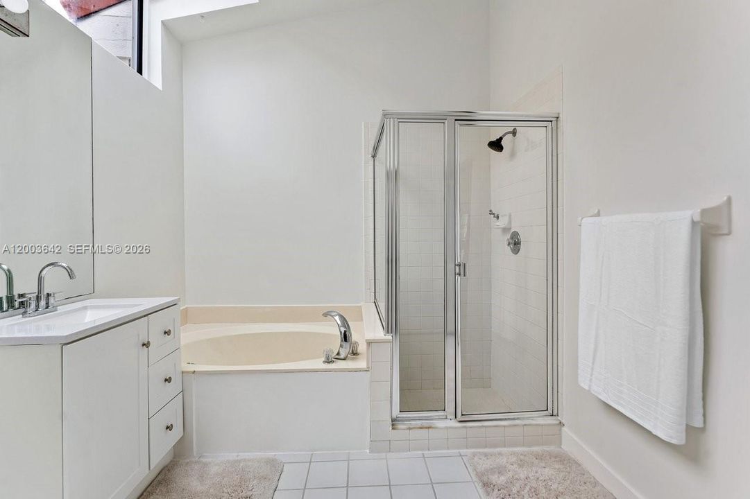 Active With Contract: $1,025,000 (4 beds, 4 baths, 2382 Square Feet)