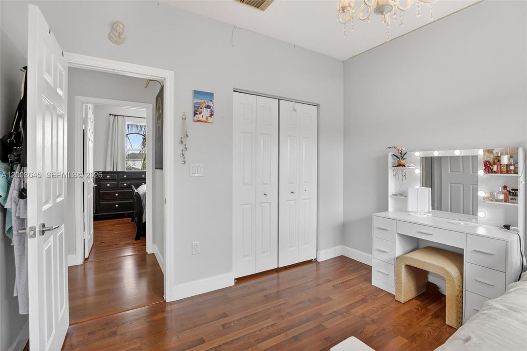 For Sale: $940,000 (5 beds, 3 baths, 2678 Square Feet)