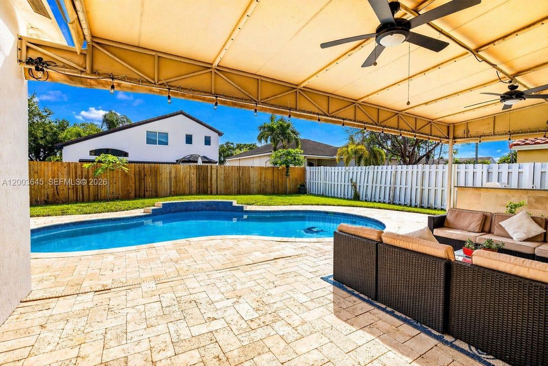 For Sale: $940,000 (5 beds, 3 baths, 2678 Square Feet)