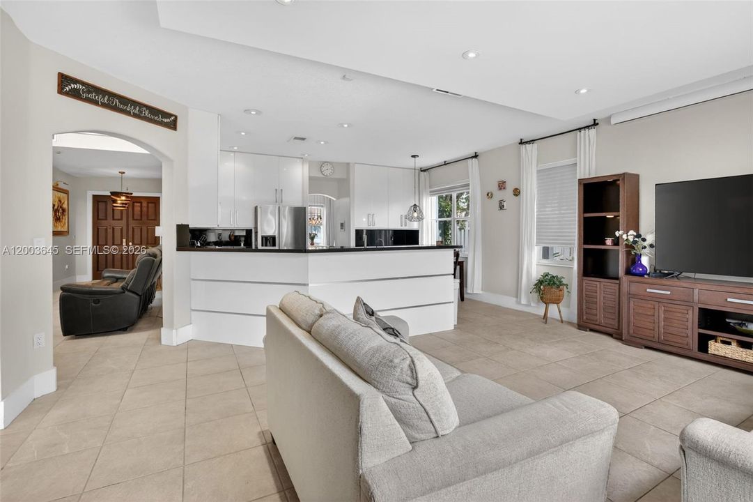 For Sale: $940,000 (5 beds, 3 baths, 2678 Square Feet)