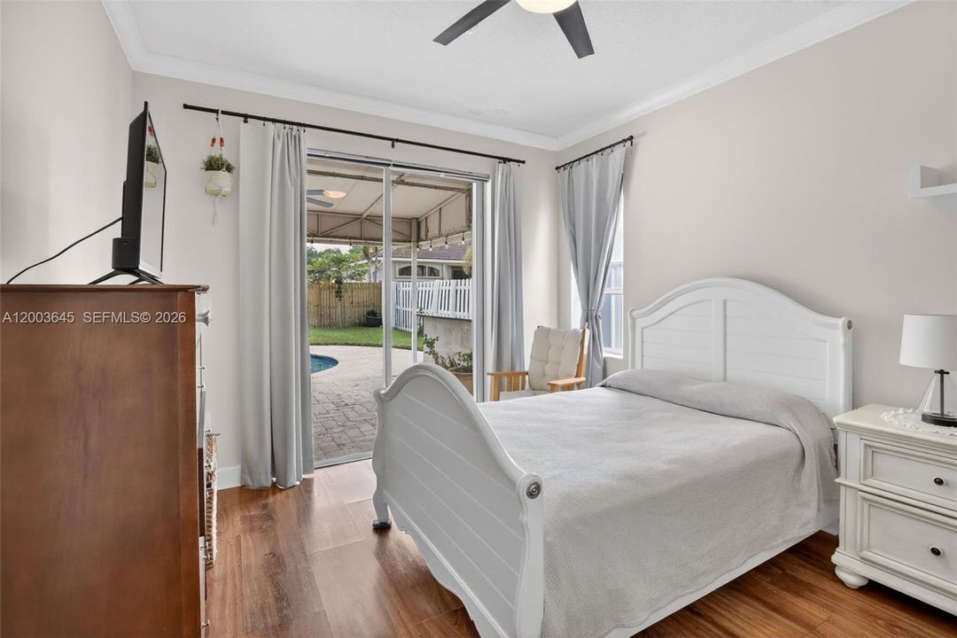 For Sale: $940,000 (5 beds, 3 baths, 2678 Square Feet)