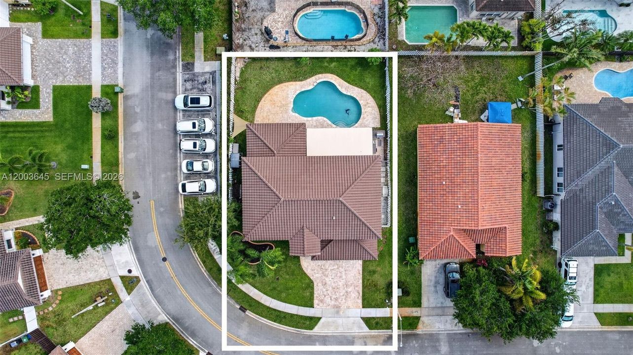 For Sale: $940,000 (5 beds, 3 baths, 2678 Square Feet)