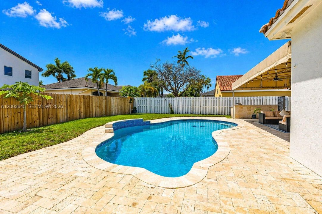 For Sale: $940,000 (5 beds, 3 baths, 2678 Square Feet)