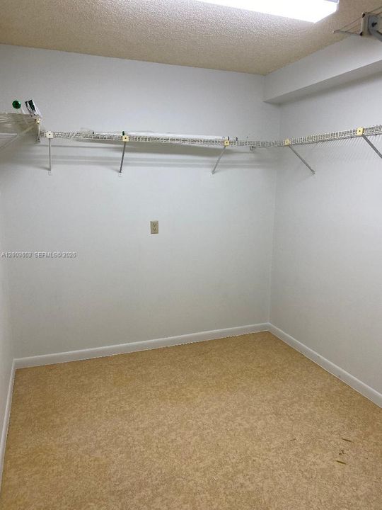En Venta: $245,000 (2 camas, 2 baños, 1385 Pies cuadrados)