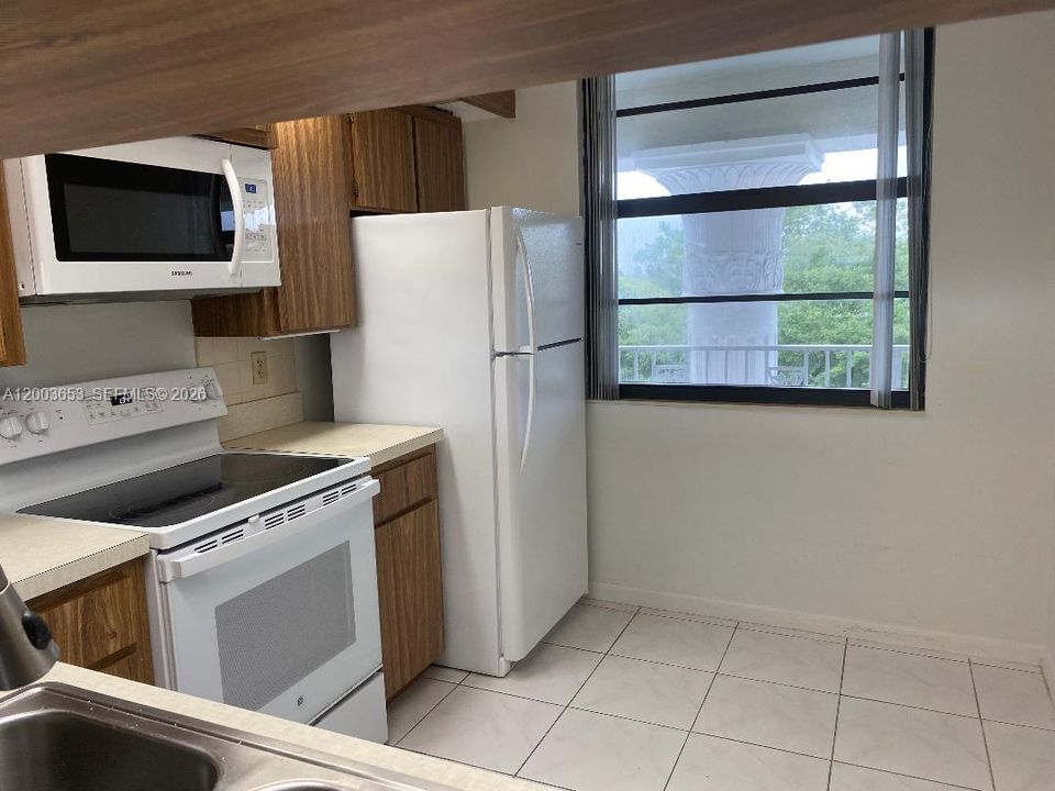 En Venta: $245,000 (2 camas, 2 baños, 1385 Pies cuadrados)