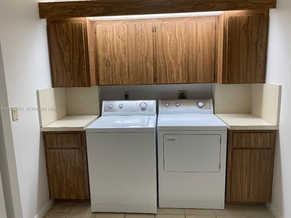 En Venta: $245,000 (2 camas, 2 baños, 1385 Pies cuadrados)