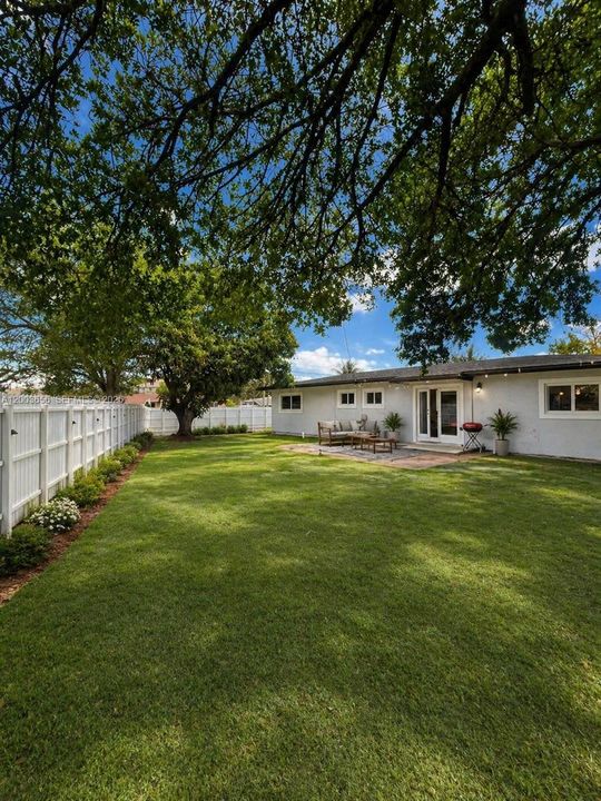 Activo con contrato: $640,000 (4 camas, 2 baños, 1430 Pies cuadrados)