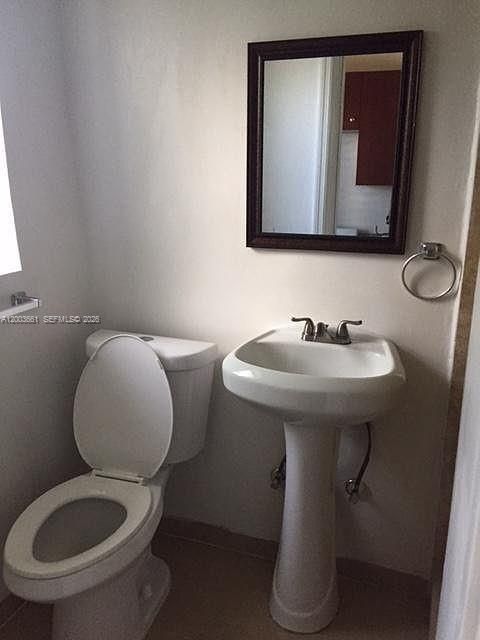 For Rent: $1,150 (0 beds, 1 baths, 300 Square Feet)