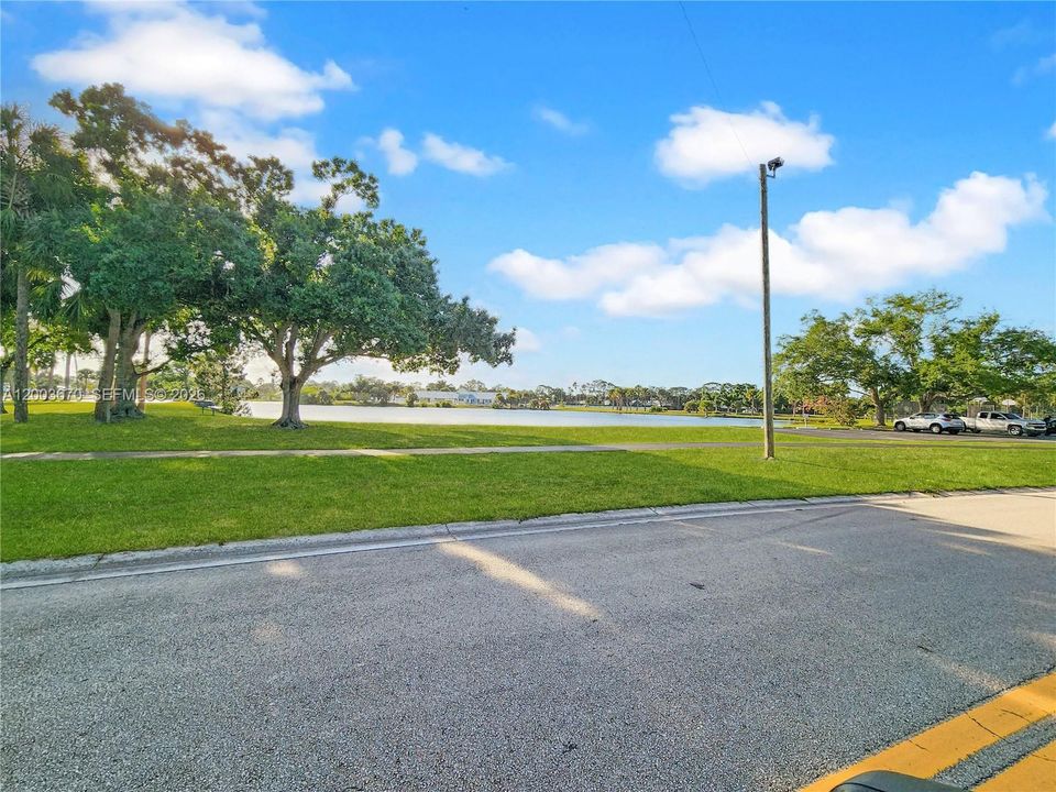For Sale: $297,500 (3 beds, 2 baths, 1476 Square Feet)