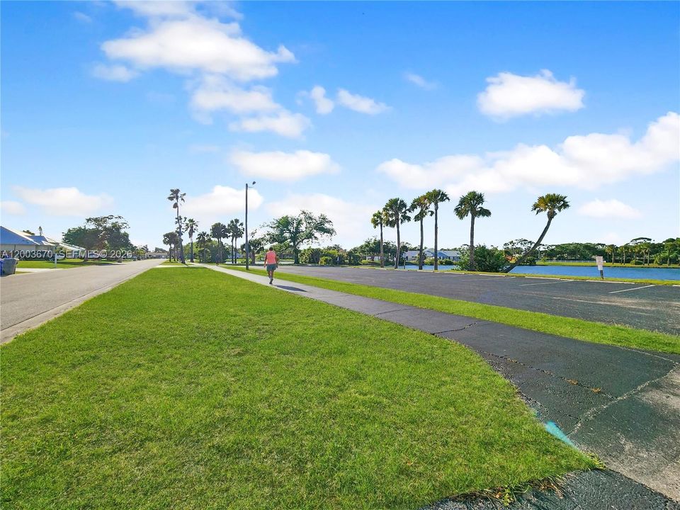 For Sale: $297,500 (3 beds, 2 baths, 1476 Square Feet)