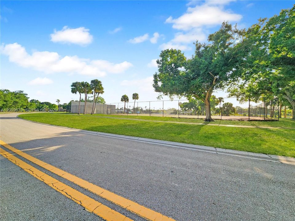 For Sale: $297,500 (3 beds, 2 baths, 1476 Square Feet)