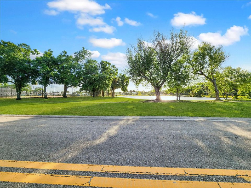 For Sale: $297,500 (3 beds, 2 baths, 1476 Square Feet)