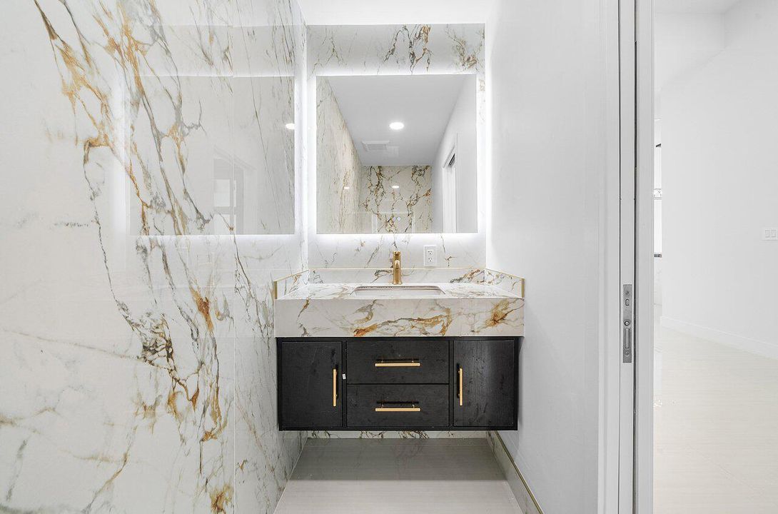 035-4887BocaireBoulevard