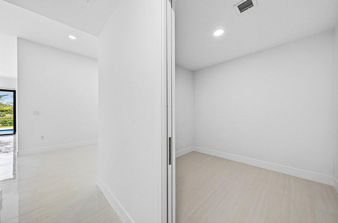 020-4887BocaireBoulevard