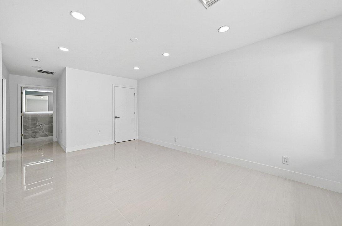 038-4887BocaireBoulevard