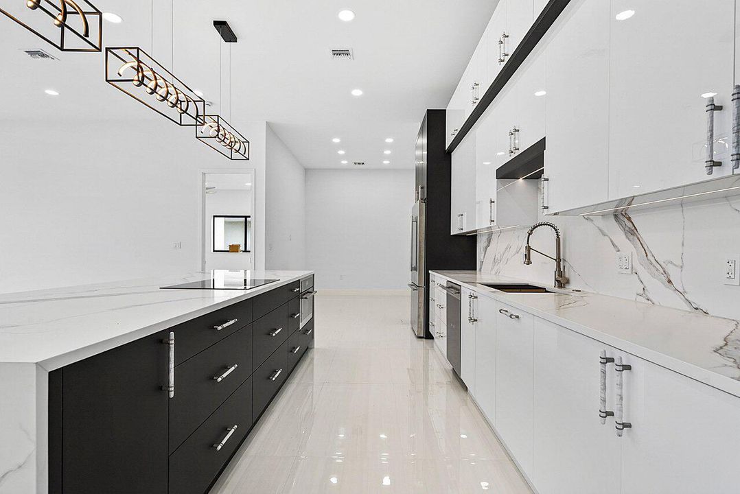 011-4887BocaireBoulevard