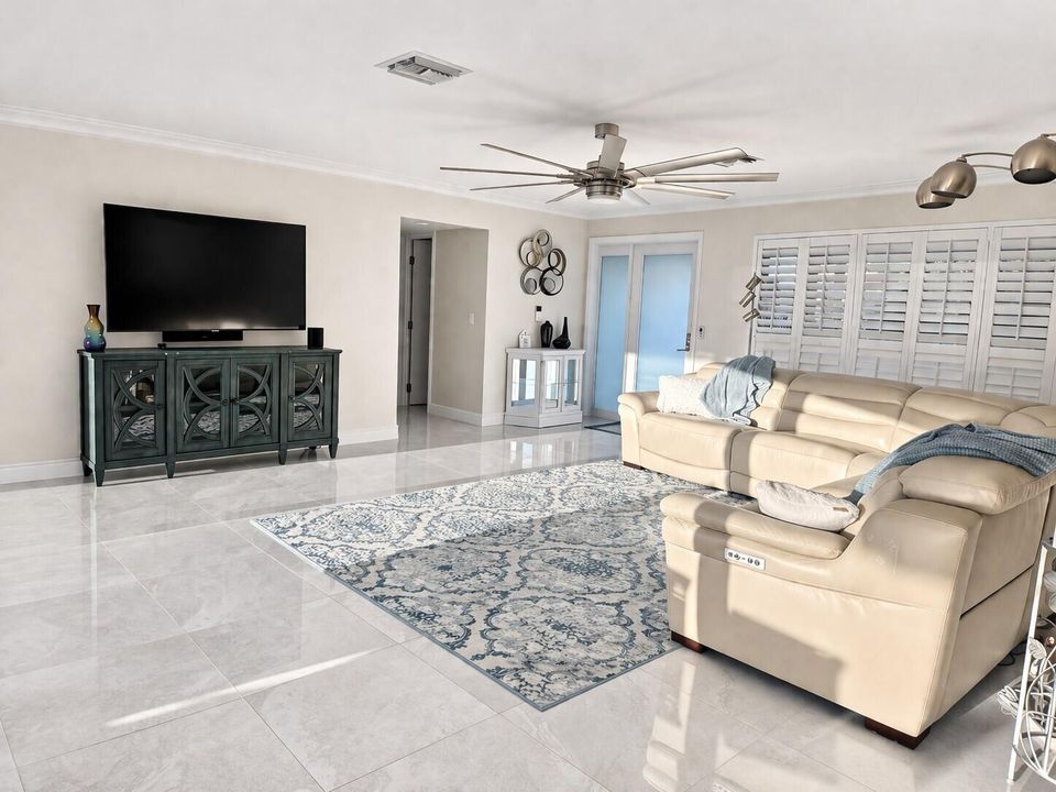 Living room 3