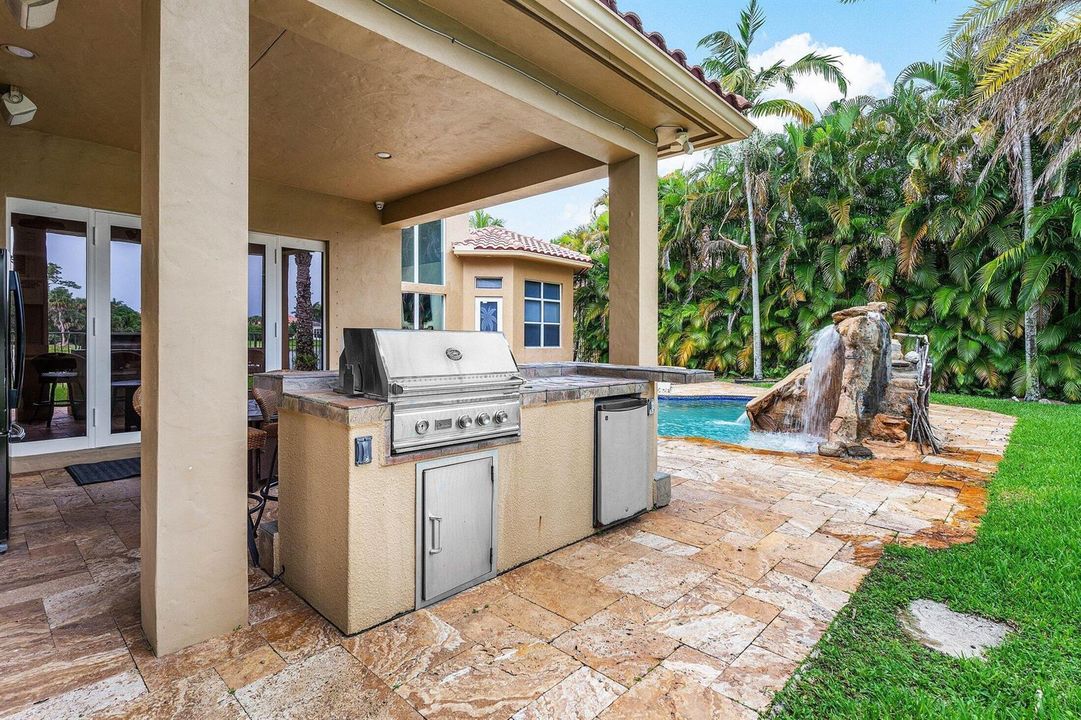 Outdoor Kitchen