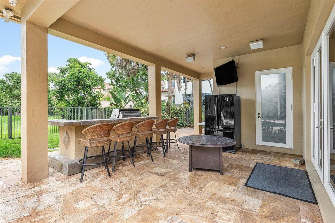Outdoor Kitchen
