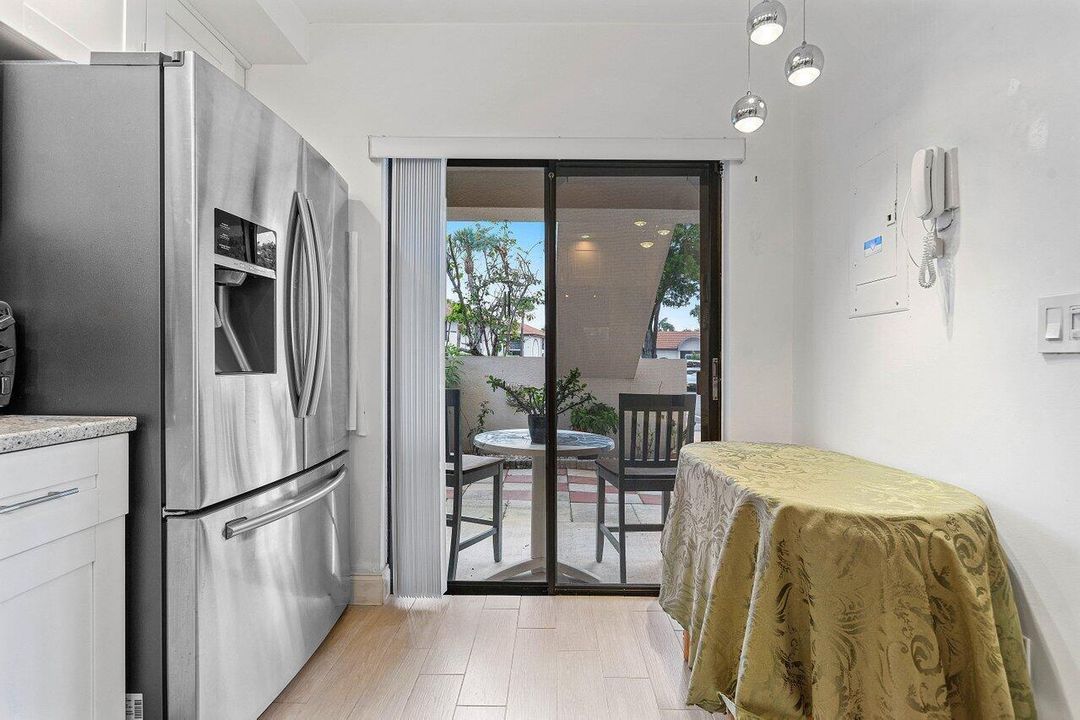 011-5200EastClubCircle-106-BocaRaton-FL-