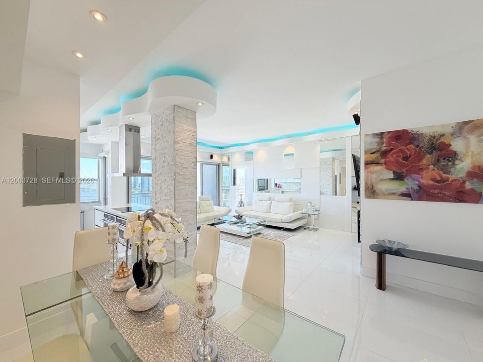 For Sale: $474,900 (2 beds, 2 baths, 1565 Square Feet)