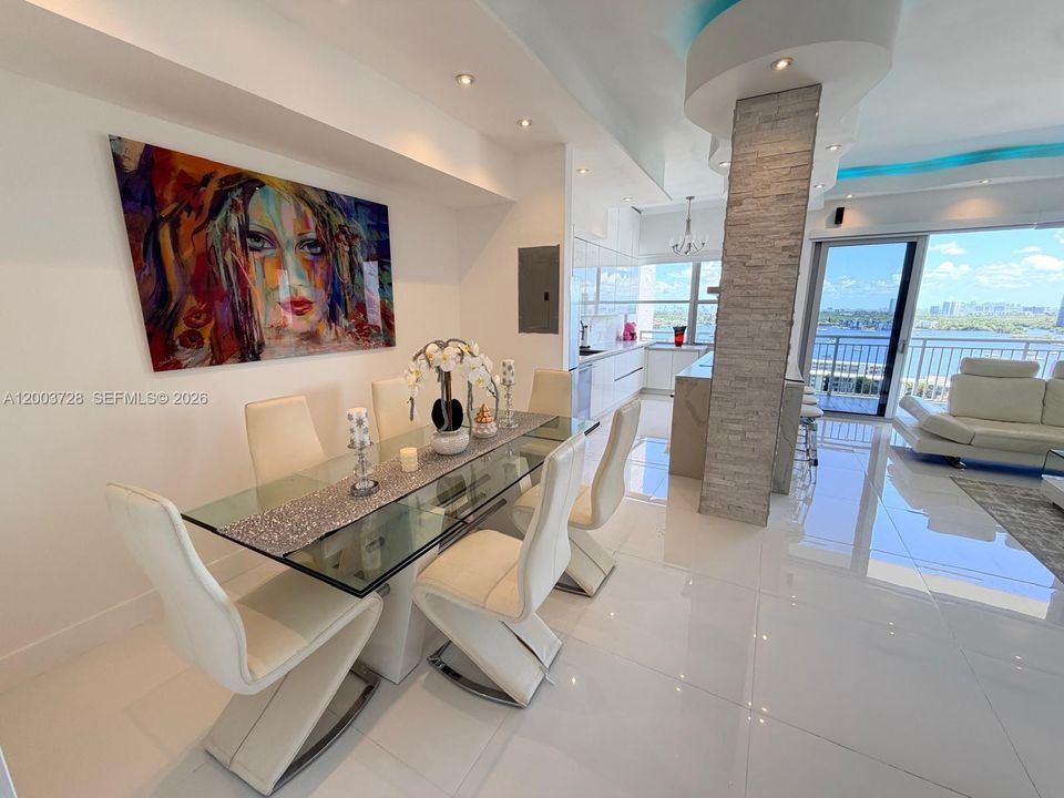 For Sale: $474,900 (2 beds, 2 baths, 1565 Square Feet)