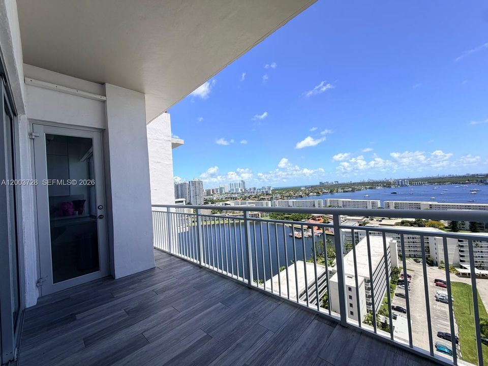 For Sale: $474,900 (2 beds, 2 baths, 1565 Square Feet)