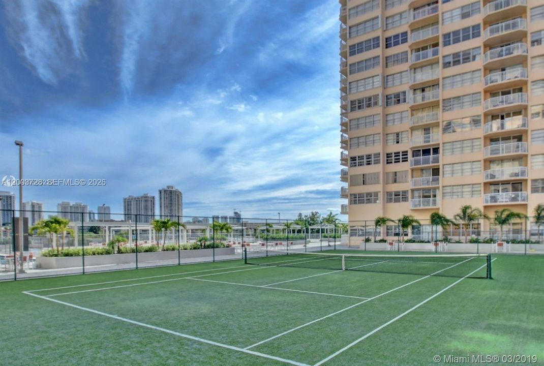 For Sale: $474,900 (2 beds, 2 baths, 1565 Square Feet)
