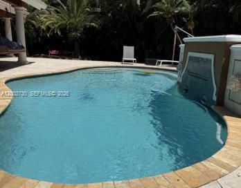 En Venta: $1,499,000 (5 camas, 3 baños, 3526 Pies cuadrados)
