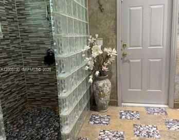 En Venta: $1,499,000 (5 camas, 3 baños, 3526 Pies cuadrados)