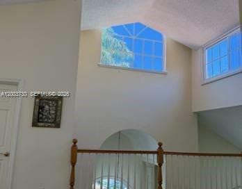 En Venta: $1,499,000 (5 camas, 3 baños, 3526 Pies cuadrados)