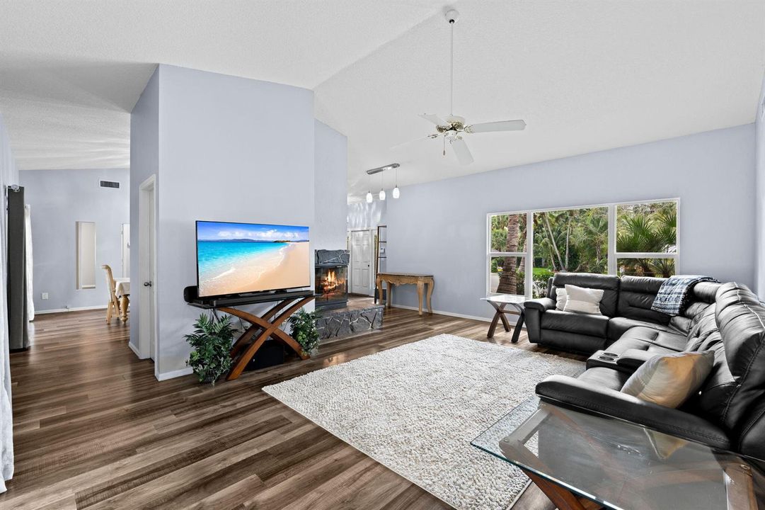 11-web-or-mls-A7404405
